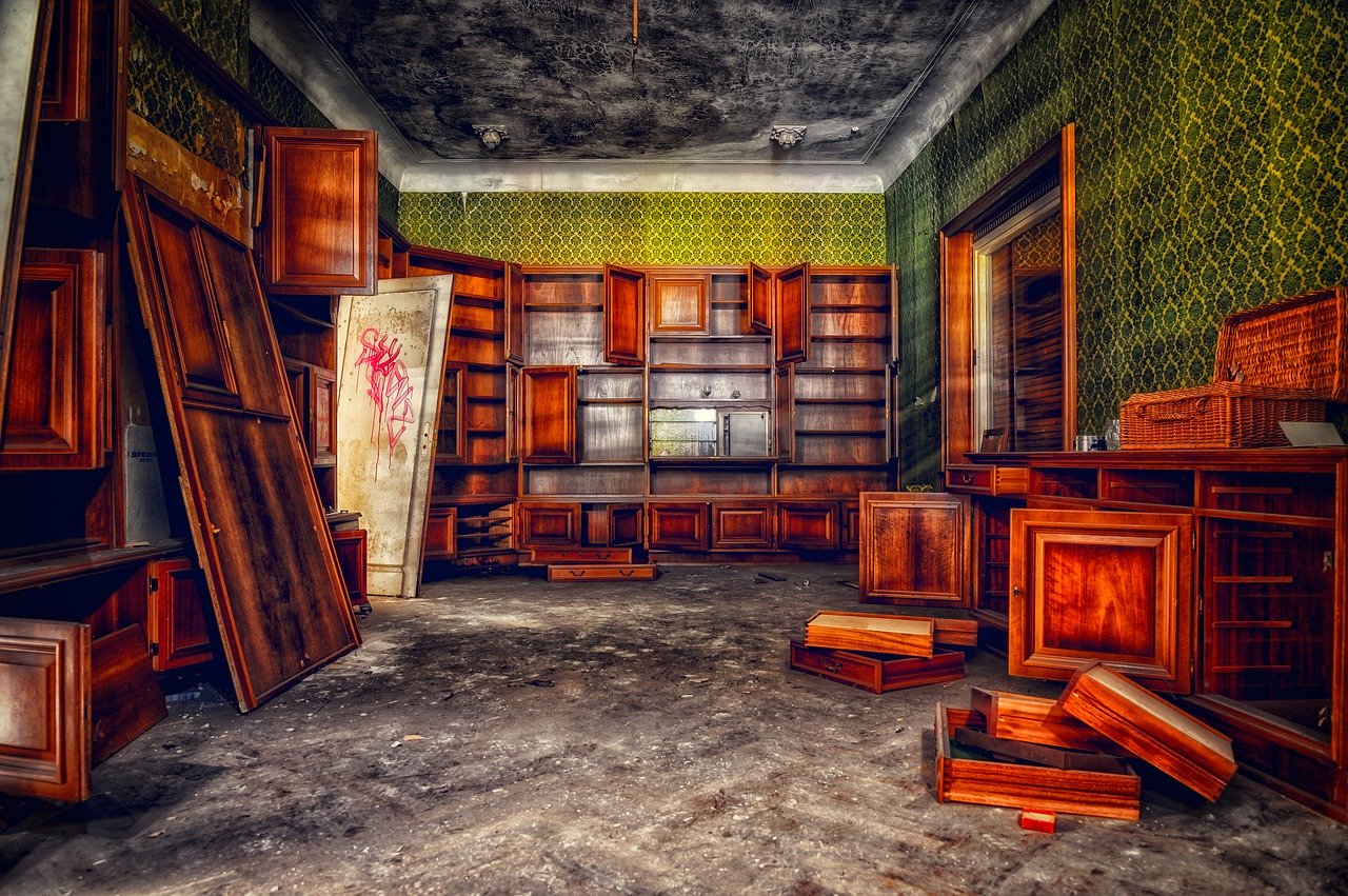 clutter-4825256_1280