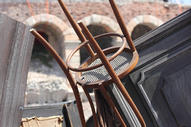 chair-2591817_640 (1)